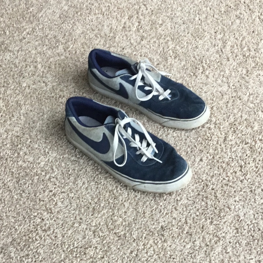 Nike Sneakers - Men’s 11, Good Condition